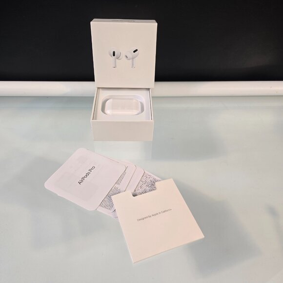 Apple AirPods Pro 2nd Generation with MagSafe Wireless Charging Case Sealed New - Picture 1 of 9